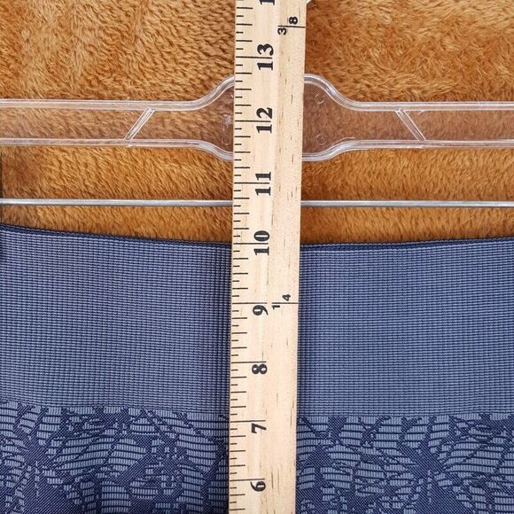 FABLETICS Womens Leggings Small Blue Pull On Crop Capri Seamless Sebastian - Picture 5 of 7